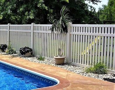 Commercial & Residential Fencing